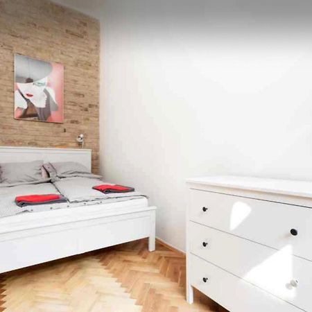 Ferienwohnung Little Whistle In The Heart Of Jewish District With Ac Budapest Exterior foto